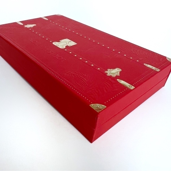 Louis Vuitton CNY Red/Gold Envelopes with Box - Picture 4 of 14